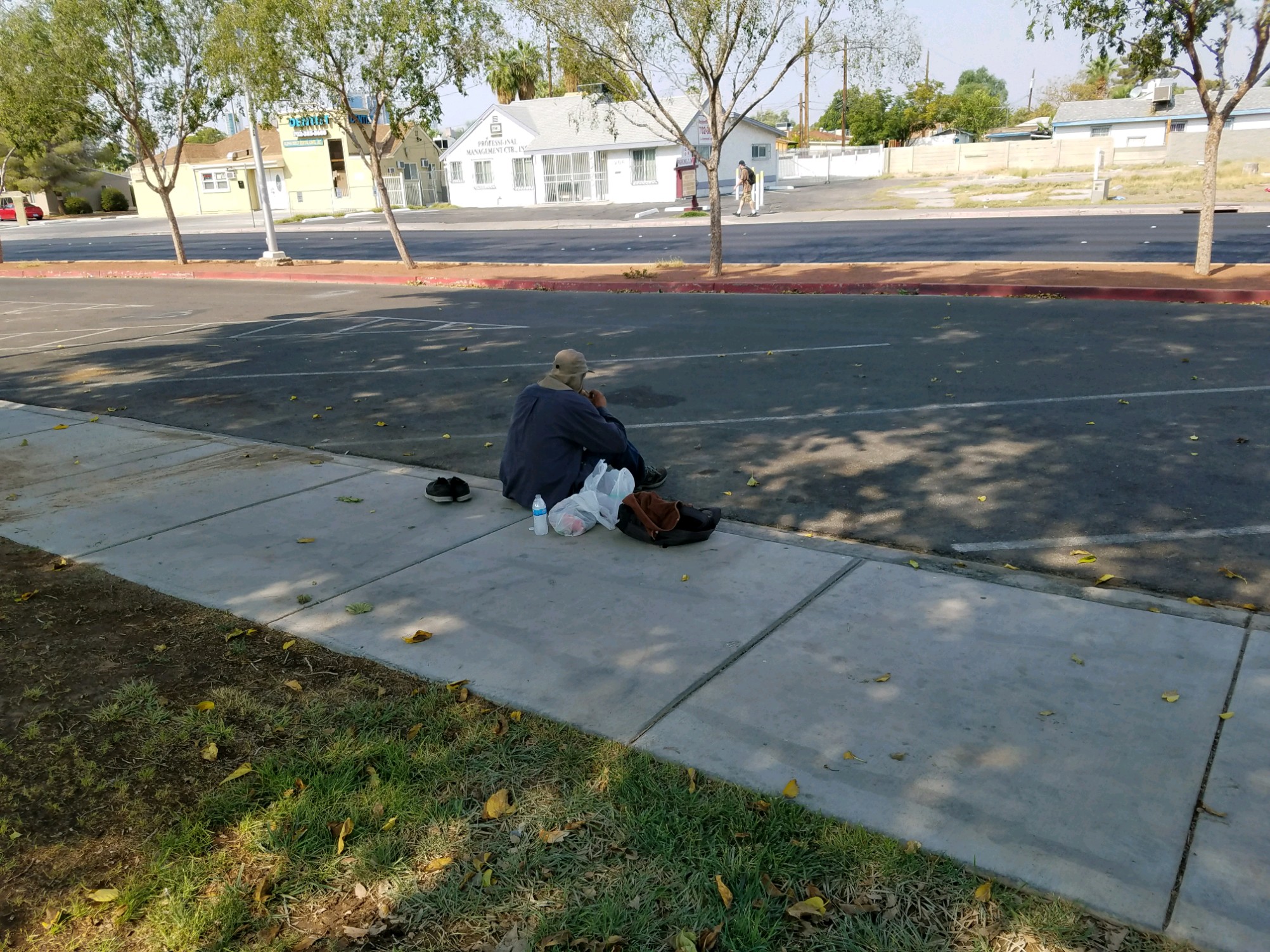 8-11-18 Enjoying his meal in Peace